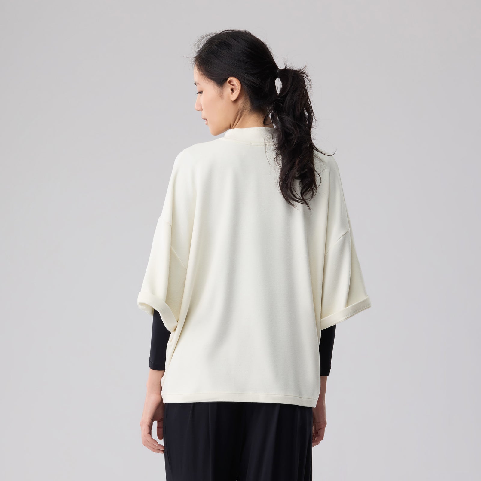 Loft モックネック七分袖トップ_70190_fw25 | Tani | とろけるような着