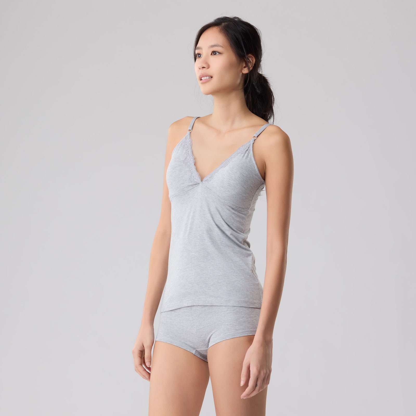 Silktouch レース付きキャミソール (パッド取り外し可)_